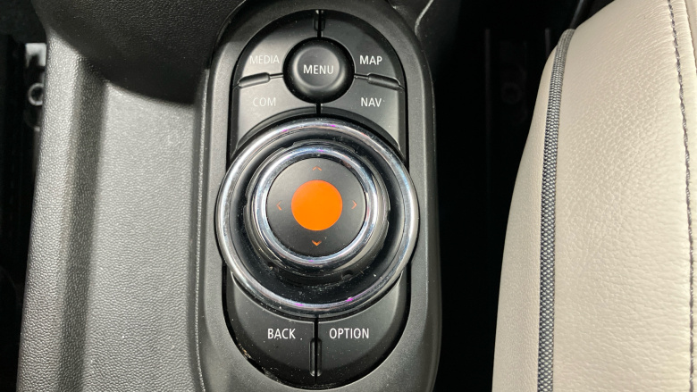 MINI Hatchback 2.0 Cooper S Exclusive II 5dr Auto [Comfort/Nav] Petrol Hatchback